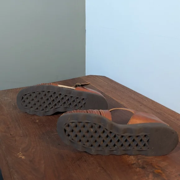 Aerosoles Strappy Caged Huarache Buckle Jesus Sandals Woman's 7B Vintage 90s y2k - Picture 9 of 13